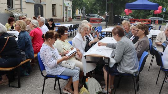 Chełmska biesiada seniorów  "Na ludową nutę z wiankiem w tle" [GALERIA ZDJĘĆ]