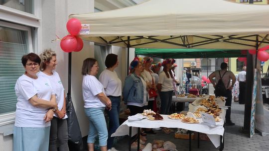 Chełmska biesiada seniorów  "Na ludową nutę z wiankiem w tle" [GALERIA ZDJĘĆ]