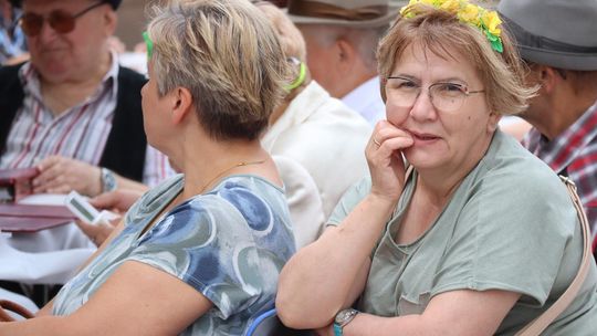 Chełmska biesiada seniorów  "Na ludową nutę z wiankiem w tle" [GALERIA ZDJĘĆ]