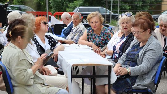 Chełmska biesiada seniorów  "Na ludową nutę z wiankiem w tle" [GALERIA ZDJĘĆ]