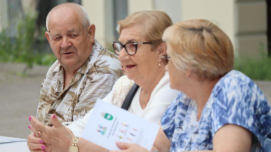 Chełmska biesiada seniorów  "Na ludową nutę z wiankiem w tle" [GALERIA ZDJĘĆ]