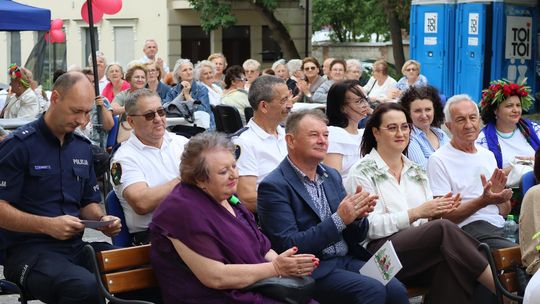 Chełmska biesiada seniorów  "Na ludową nutę z wiankiem w tle" [GALERIA ZDJĘĆ]