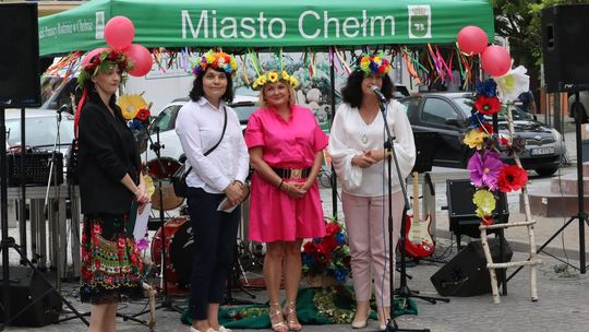 Chełmska biesiada seniorów  "Na ludową nutę z wiankiem w tle" [GALERIA ZDJĘĆ]