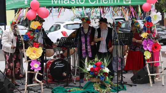 Chełmska biesiada seniorów  "Na ludową nutę z wiankiem w tle" [GALERIA ZDJĘĆ]