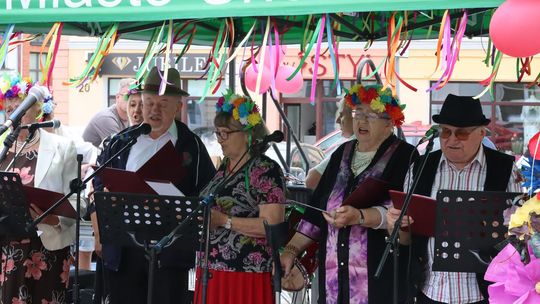 Chełmska biesiada seniorów  "Na ludową nutę z wiankiem w tle" [GALERIA ZDJĘĆ]