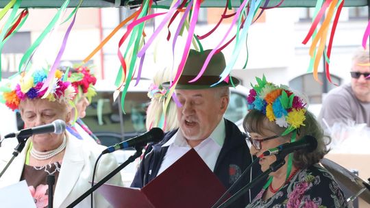 Chełmska biesiada seniorów  "Na ludową nutę z wiankiem w tle" [GALERIA ZDJĘĆ]