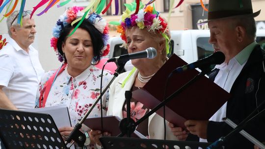 Chełmska biesiada seniorów  "Na ludową nutę z wiankiem w tle" [GALERIA ZDJĘĆ]