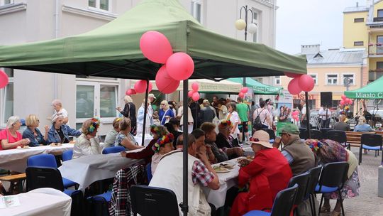 Chełmska biesiada seniorów  "Na ludową nutę z wiankiem w tle" [GALERIA ZDJĘĆ]