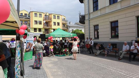 Chełmska biesiada seniorów  "Na ludową nutę z wiankiem w tle" [GALERIA ZDJĘĆ]
