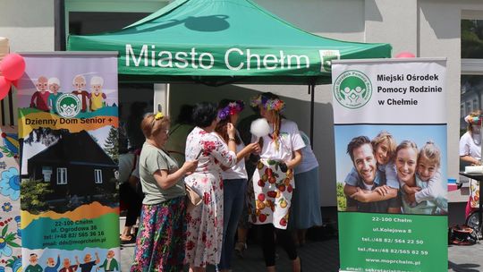 Chełmska biesiada seniorów  "Na ludową nutę z wiankiem w tle" [GALERIA ZDJĘĆ]