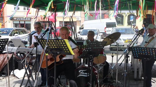 Chełmska biesiada seniorów  "Na ludową nutę z wiankiem w tle" [GALERIA ZDJĘĆ]