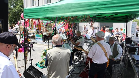 Chełmska biesiada seniorów  "Na ludową nutę z wiankiem w tle" [GALERIA ZDJĘĆ]