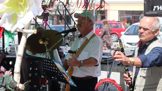 Chełmska biesiada seniorów  "Na ludową nutę z wiankiem w tle" [GALERIA ZDJĘĆ]