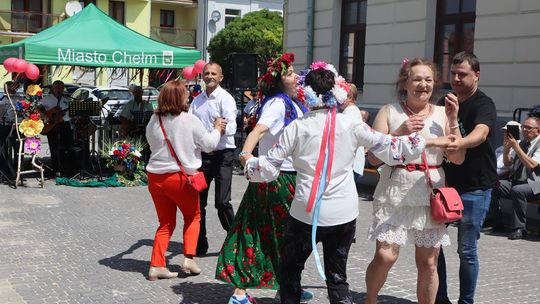 Chełmska biesiada seniorów  "Na ludową nutę z wiankiem w tle" [GALERIA ZDJĘĆ]