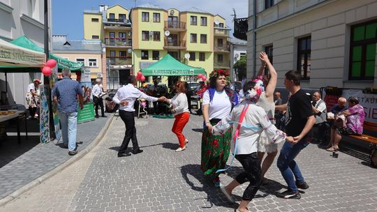 Chełmska biesiada seniorów  "Na ludową nutę z wiankiem w tle" [GALERIA ZDJĘĆ]