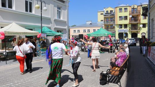 Chełmska biesiada seniorów  "Na ludową nutę z wiankiem w tle" [GALERIA ZDJĘĆ]