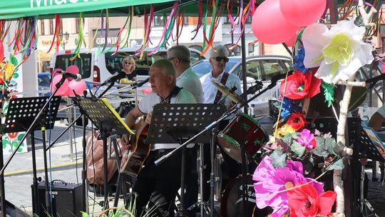 Chełmska biesiada seniorów  "Na ludową nutę z wiankiem w tle" [GALERIA ZDJĘĆ]