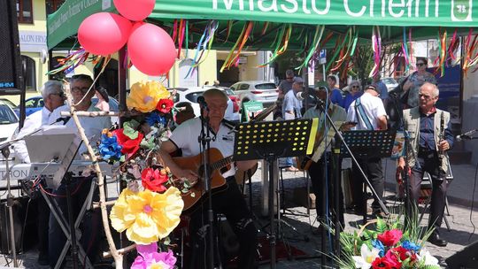 Chełmska biesiada seniorów  "Na ludową nutę z wiankiem w tle" [GALERIA ZDJĘĆ]