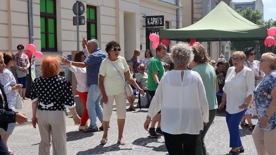 Chełmska biesiada seniorów  "Na ludową nutę z wiankiem w tle" [GALERIA ZDJĘĆ]