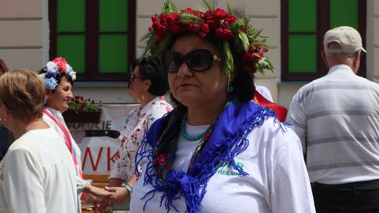 Chełmska biesiada seniorów  "Na ludową nutę z wiankiem w tle" [GALERIA ZDJĘĆ]