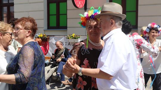 Chełmska biesiada seniorów  "Na ludową nutę z wiankiem w tle" [GALERIA ZDJĘĆ]