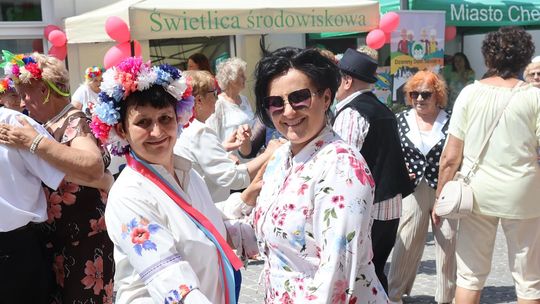 Chełmska biesiada seniorów  "Na ludową nutę z wiankiem w tle" [GALERIA ZDJĘĆ]