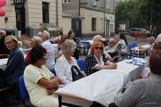 Chełmska biesiada seniorów  "Na ludową nutę z wiankiem w tle" [GALERIA ZDJĘĆ]