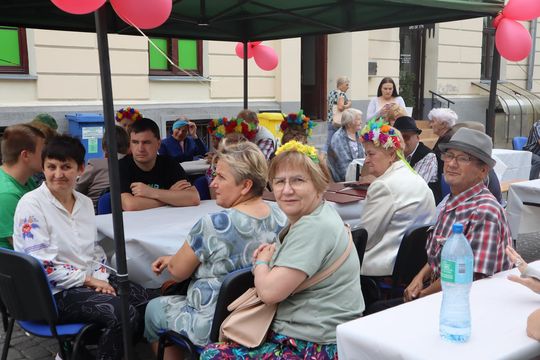 Chełmska biesiada seniorów  "Na ludową nutę z wiankiem w tle" [GALERIA ZDJĘĆ]