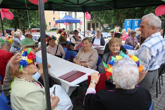 Chełmska biesiada seniorów  "Na ludową nutę z wiankiem w tle" [GALERIA ZDJĘĆ]