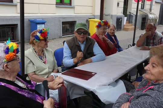 Chełmska biesiada seniorów  "Na ludową nutę z wiankiem w tle" [GALERIA ZDJĘĆ]