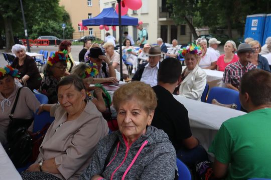 Chełmska biesiada seniorów  "Na ludową nutę z wiankiem w tle" [GALERIA ZDJĘĆ]