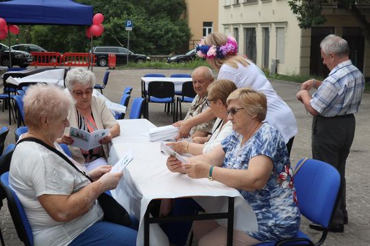 Chełmska biesiada seniorów  "Na ludową nutę z wiankiem w tle" [GALERIA ZDJĘĆ]