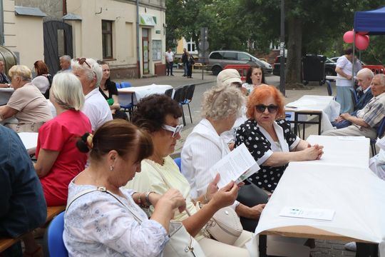 Chełmska biesiada seniorów  "Na ludową nutę z wiankiem w tle" [GALERIA ZDJĘĆ]