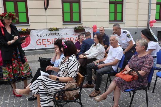 Chełmska biesiada seniorów  "Na ludową nutę z wiankiem w tle" [GALERIA ZDJĘĆ]