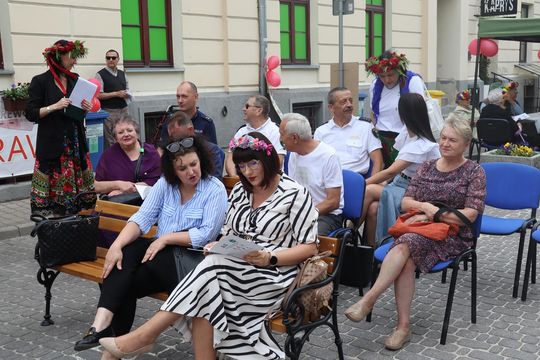 Chełmska biesiada seniorów  "Na ludową nutę z wiankiem w tle" [GALERIA ZDJĘĆ]