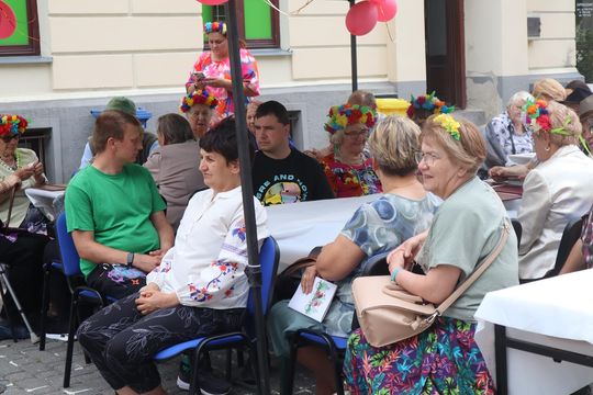 Chełmska biesiada seniorów  "Na ludową nutę z wiankiem w tle" [GALERIA ZDJĘĆ]