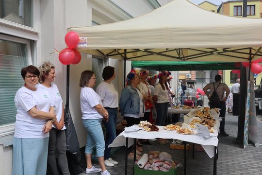 Chełmska biesiada seniorów  "Na ludową nutę z wiankiem w tle" [GALERIA ZDJĘĆ]