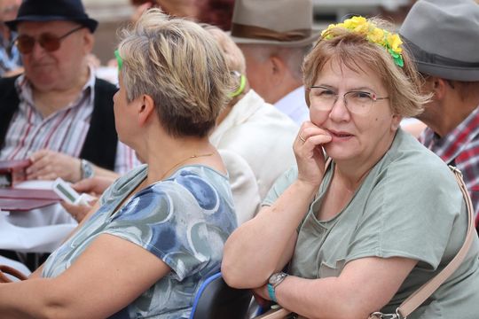 Chełmska biesiada seniorów  "Na ludową nutę z wiankiem w tle" [GALERIA ZDJĘĆ]