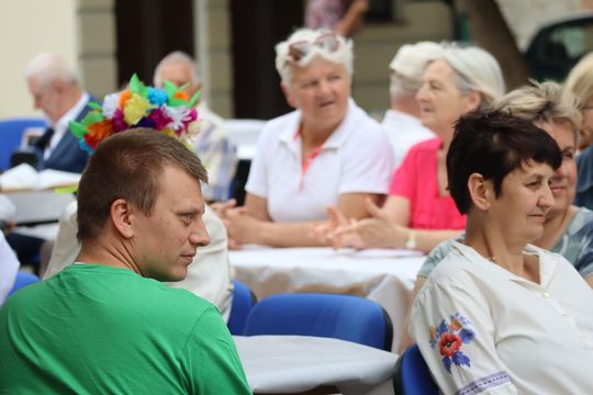 Chełmska biesiada seniorów  "Na ludową nutę z wiankiem w tle" [GALERIA ZDJĘĆ]