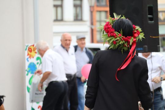Chełmska biesiada seniorów  "Na ludową nutę z wiankiem w tle" [GALERIA ZDJĘĆ]