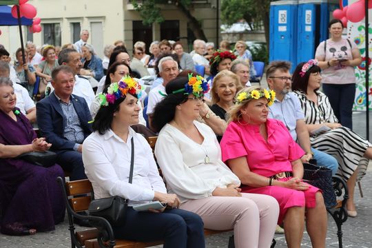 Chełmska biesiada seniorów  "Na ludową nutę z wiankiem w tle" [GALERIA ZDJĘĆ]