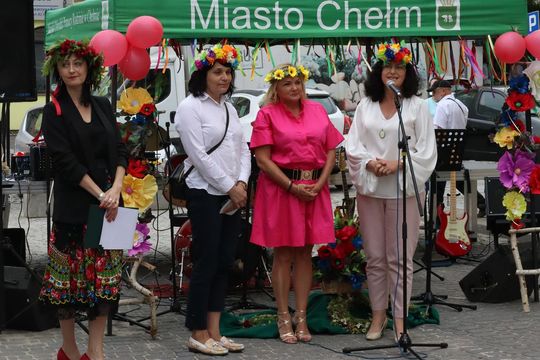 Chełmska biesiada seniorów  "Na ludową nutę z wiankiem w tle" [GALERIA ZDJĘĆ]