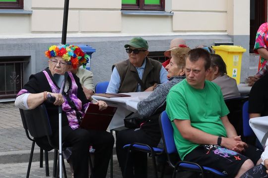 Chełmska biesiada seniorów  "Na ludową nutę z wiankiem w tle" [GALERIA ZDJĘĆ]