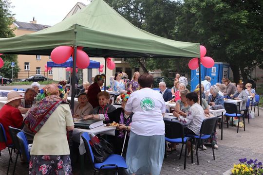 Chełmska biesiada seniorów  "Na ludową nutę z wiankiem w tle" [GALERIA ZDJĘĆ]