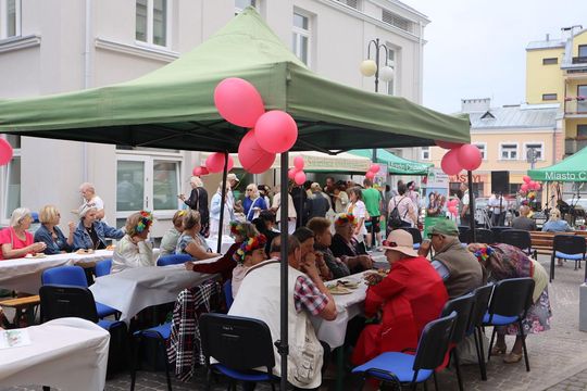 Chełmska biesiada seniorów  "Na ludową nutę z wiankiem w tle" [GALERIA ZDJĘĆ]