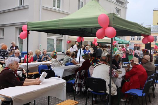 Chełmska biesiada seniorów  "Na ludową nutę z wiankiem w tle" [GALERIA ZDJĘĆ]