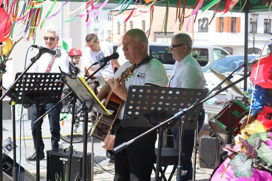 Chełmska biesiada seniorów  "Na ludową nutę z wiankiem w tle" [GALERIA ZDJĘĆ]