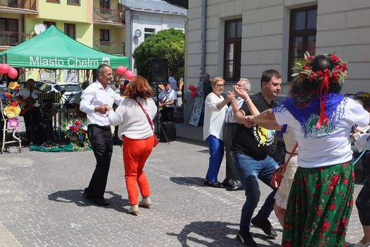 Chełmska biesiada seniorów  "Na ludową nutę z wiankiem w tle" [GALERIA ZDJĘĆ]