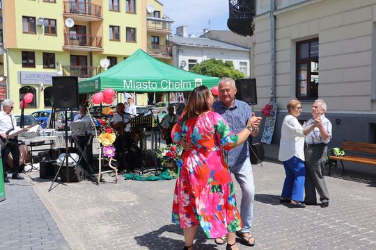 Chełmska biesiada seniorów  "Na ludową nutę z wiankiem w tle" [GALERIA ZDJĘĆ]