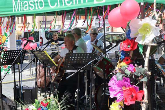 Chełmska biesiada seniorów  "Na ludową nutę z wiankiem w tle" [GALERIA ZDJĘĆ]